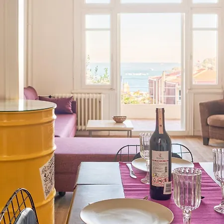 Apartment-large Balcony With View アパート