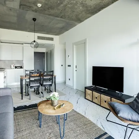 Gorgeous Modern 1bd Views W Poolgym! #255 İstanbul