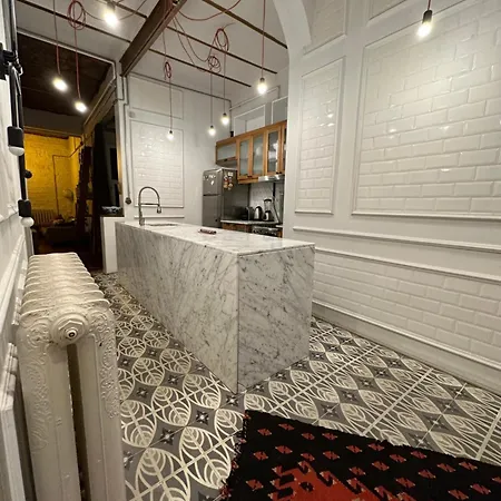 Center Of Galata Apartman *
