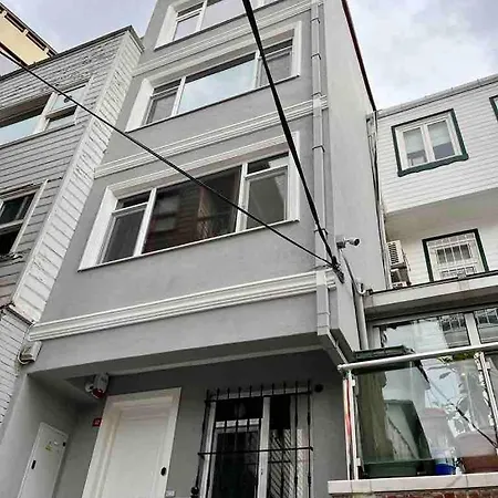 House In Besiktas, Arnavutkoy With Bosphorus View * Stambuł