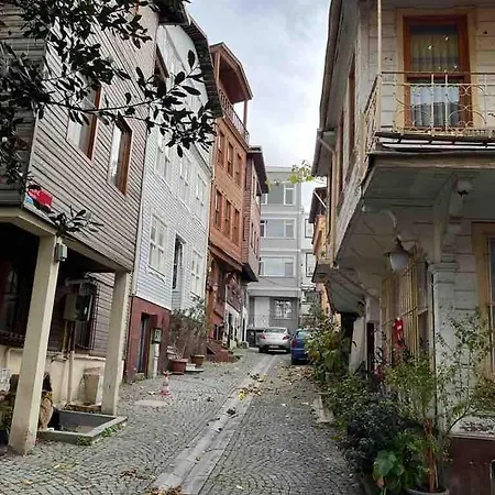 House In Besiktas, Arnavutkoy With Bosphorus View Stambuł
