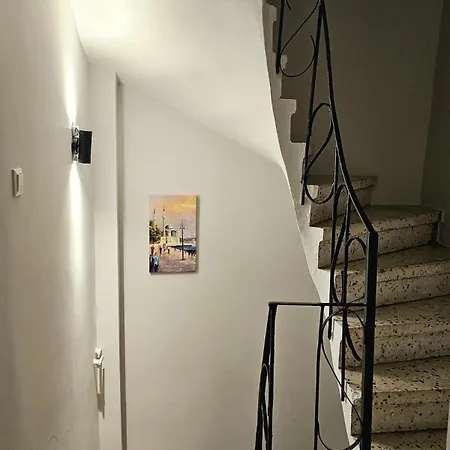 House In Besiktas, Arnavutkoy With Bosphorus View * Stambuł