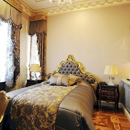 Maroon Bosphorus 5*