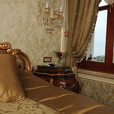 Maroon Bosphorus Otel