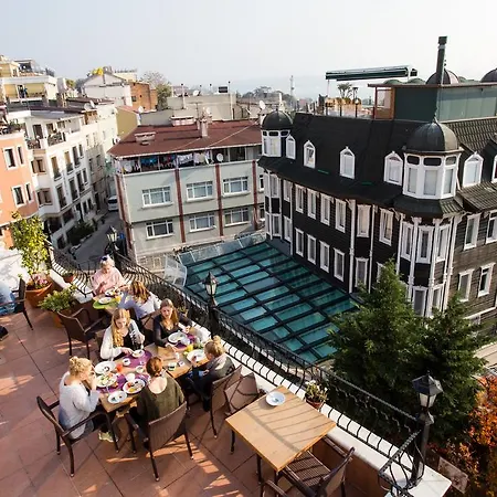 Agora Hotel 3*