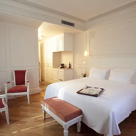 Corinne Art & Boutique Hotel 4*
