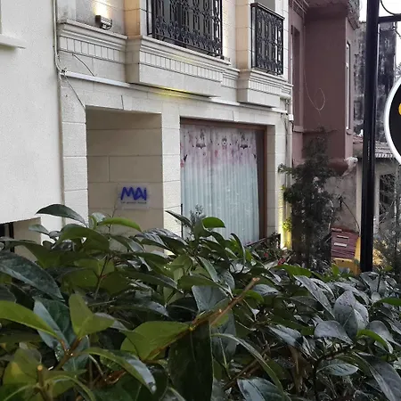 Ξενοδοχείο με διαμερίσματα Almond Hill 2*