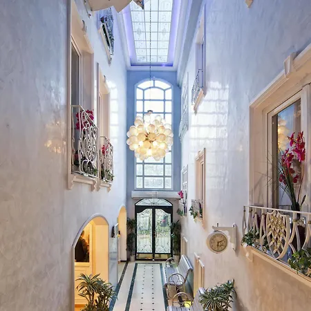 Hotel Amira