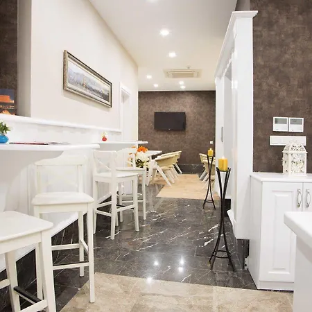 Astan Taksim Otel 3*