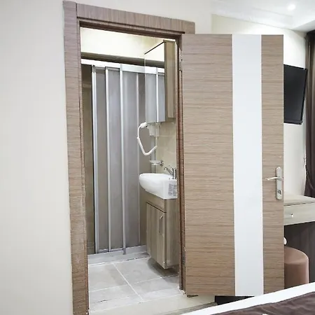 Luna Taksim Aparthotel 2*
