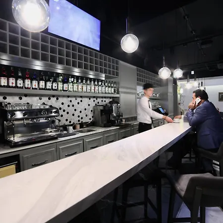 白色莫纳克酒店