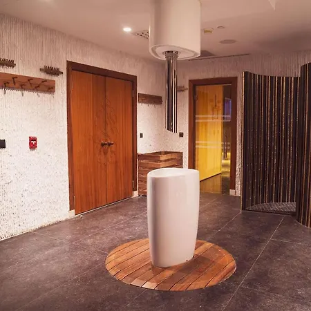 Ramada Plaza By Wyndham Center Estambul
