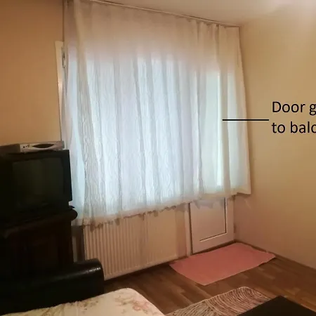 Shared House With Private For Rent In Uskudar Near Seaside, Very Accessible To All Transportations Homestay *