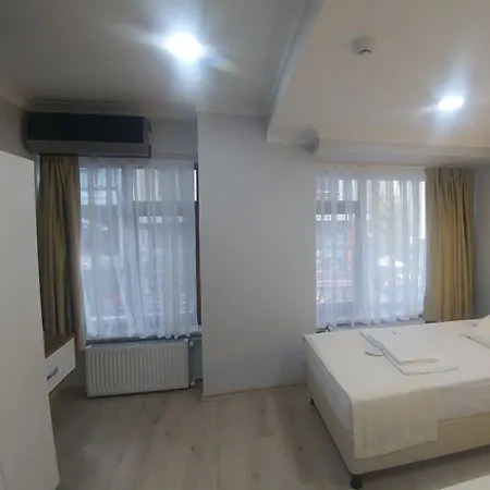 Grand Liza Hotel
