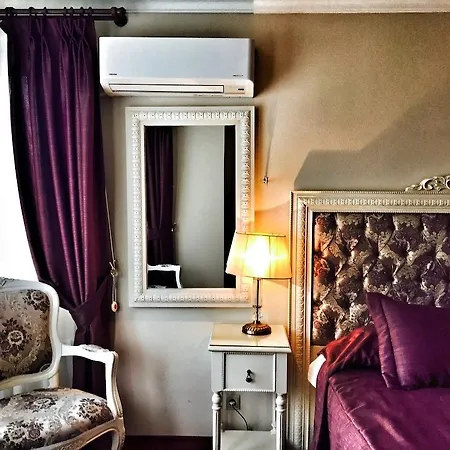 Daphne Hotel 4*