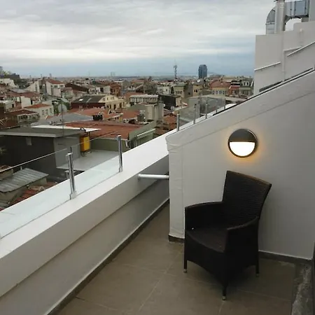 Le Mirage Hotel