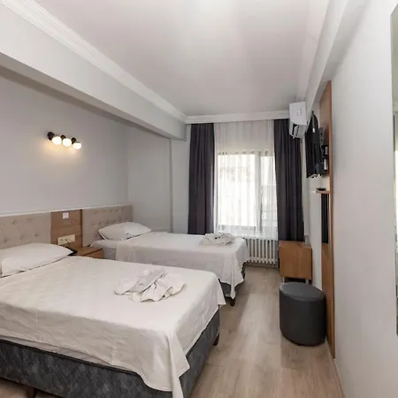 Metro Hotel 3*