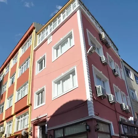 Huxley And Aparts Old City Hotel 3*