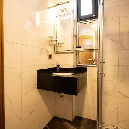 Eliza Hotel 2*