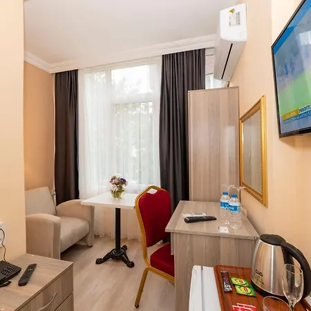 Golden Flower Hotel 2*