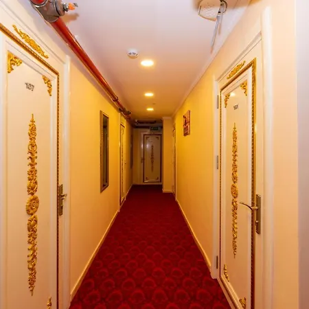 Hotel Golden Flower