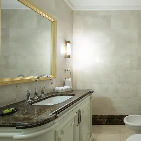 Crowne Plaza By Ihg 5* Istanboel