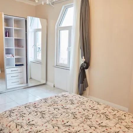 Apartment Great View Of Taksim Square, Luxury Furnished On Main Street Of Taksim, Partial Sea View Istanbul