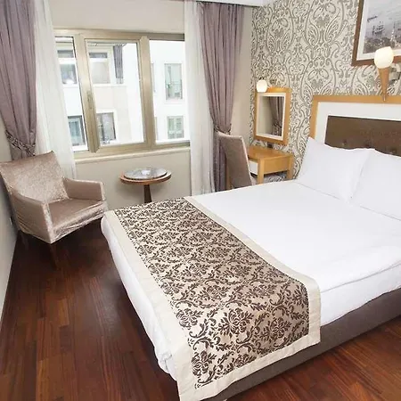 Nova Plaza Taksim Square Hotel 4*