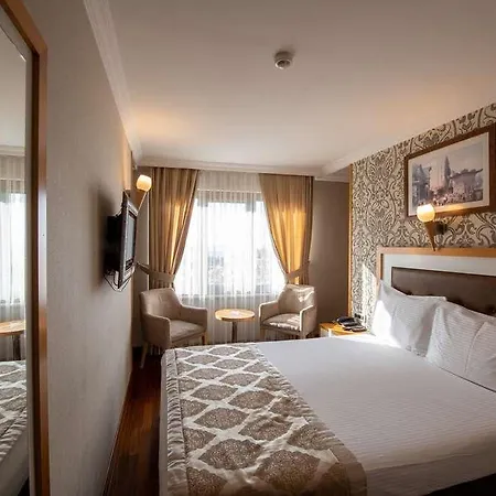 Nova Plaza Taksim Square Hotel 4*