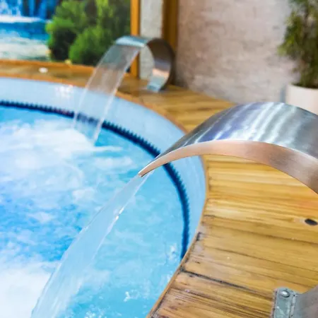 Szálloda Midmar Deluxe 4*