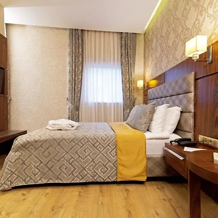 Szálloda Midmar Deluxe 4*