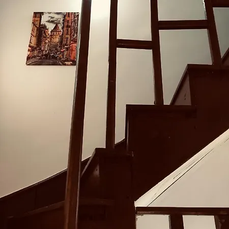 Taksim Wooden House 호스텔 *