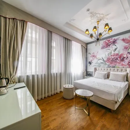 Royal Tophane Hotel 3*