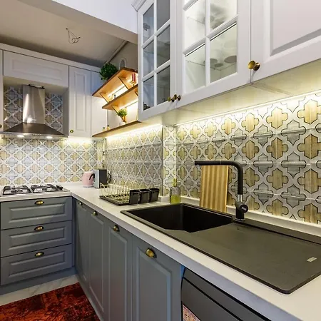 アパート Stylish In Moda Near Popular Attractions With Balcony *