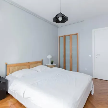 Luxurious Flat Close To Everywhere شقة *