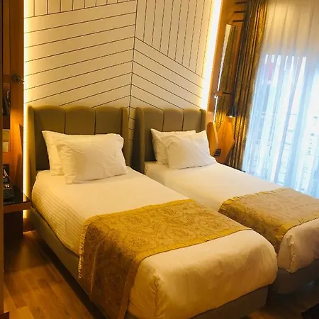 Hotel Maywood