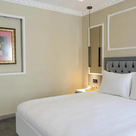 Otel Arach Harbiye