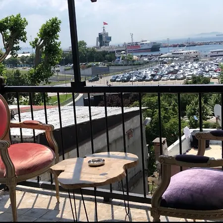 Dilek & Cafe Hotel 3*