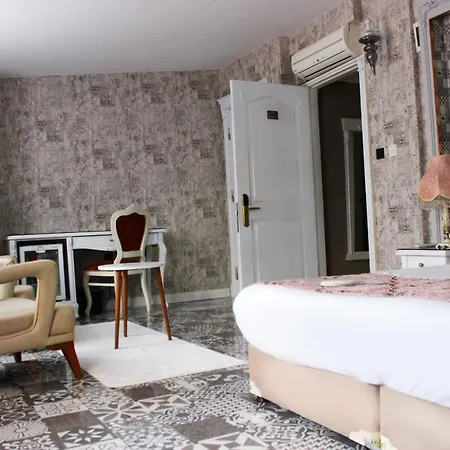 Hotel Leyenda 3*