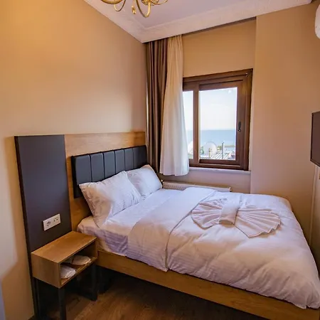 Grand Balyan & Restaurant Hotel