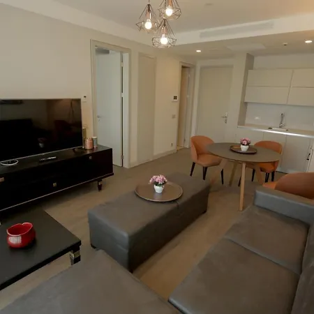 Retro 9 Homes & Suites 公寓