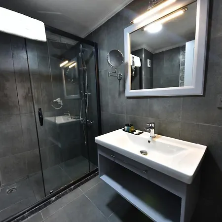 Almina Hotel