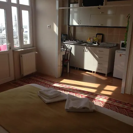 Tura Aparthotel 3*