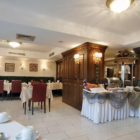 Hotel Daphne 4*