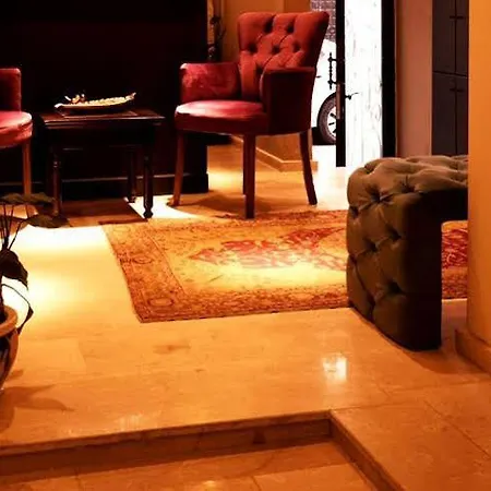Hotel The Lola
