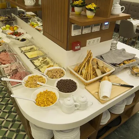Cumbali Plaza Hotel