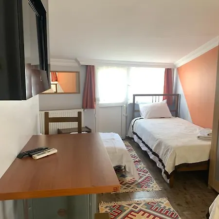 Hotel Tom Square Boutique 2*