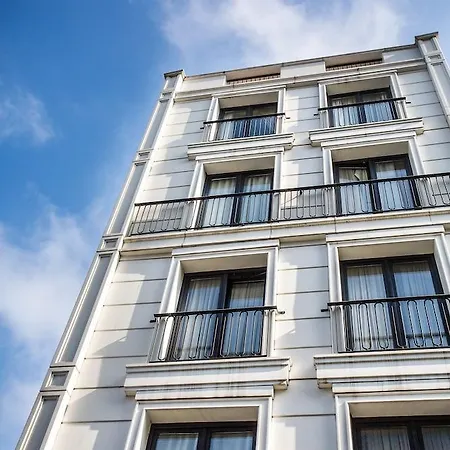 The White Orient Hotell 4*