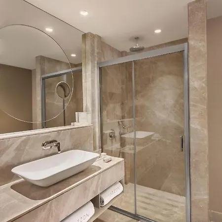 Отель Lazzoni 5*
