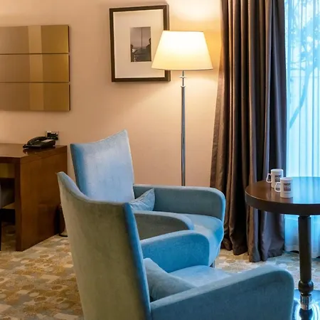 Midtown Ξενοδοχείο 4*